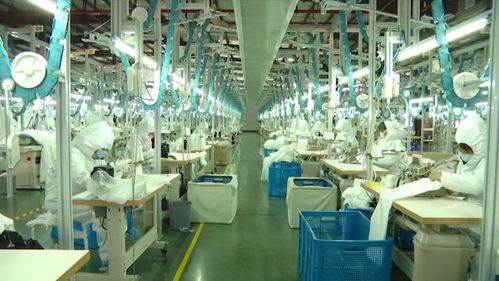 服裝廠緊急轉產防護服，員工傾情奉獻共克時艱